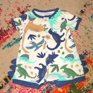 🧜🏼‍♀️3 for $15 item!🧜🏼‍♀️ Dino romper
